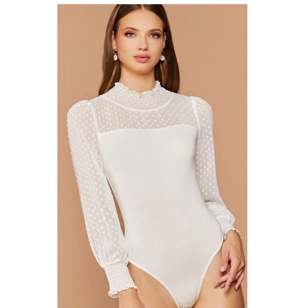 NWOT Swiss dot panel shirred puff sleeve bodysuit